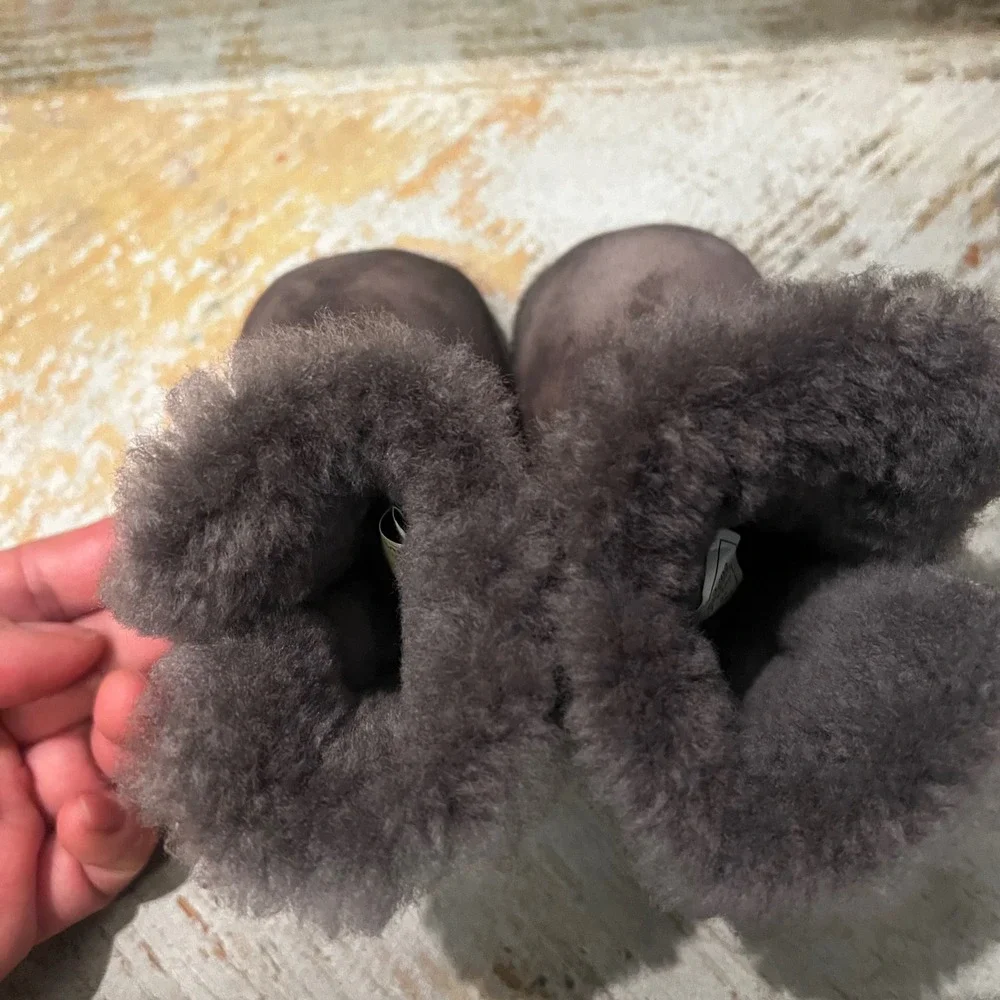 UGG Jesse Baby Boots Dark Grey Suede Sheepskin Infant Size S 2/3 5202